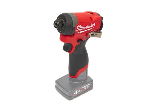 Visseuse à chocs Milwaukee M12 FID2-0 : Puissance et compacité pour vos vissages précis (147 Nm)