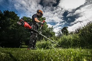 Débroussailleuse M18 FUEL F2BCU-122 – Image 2